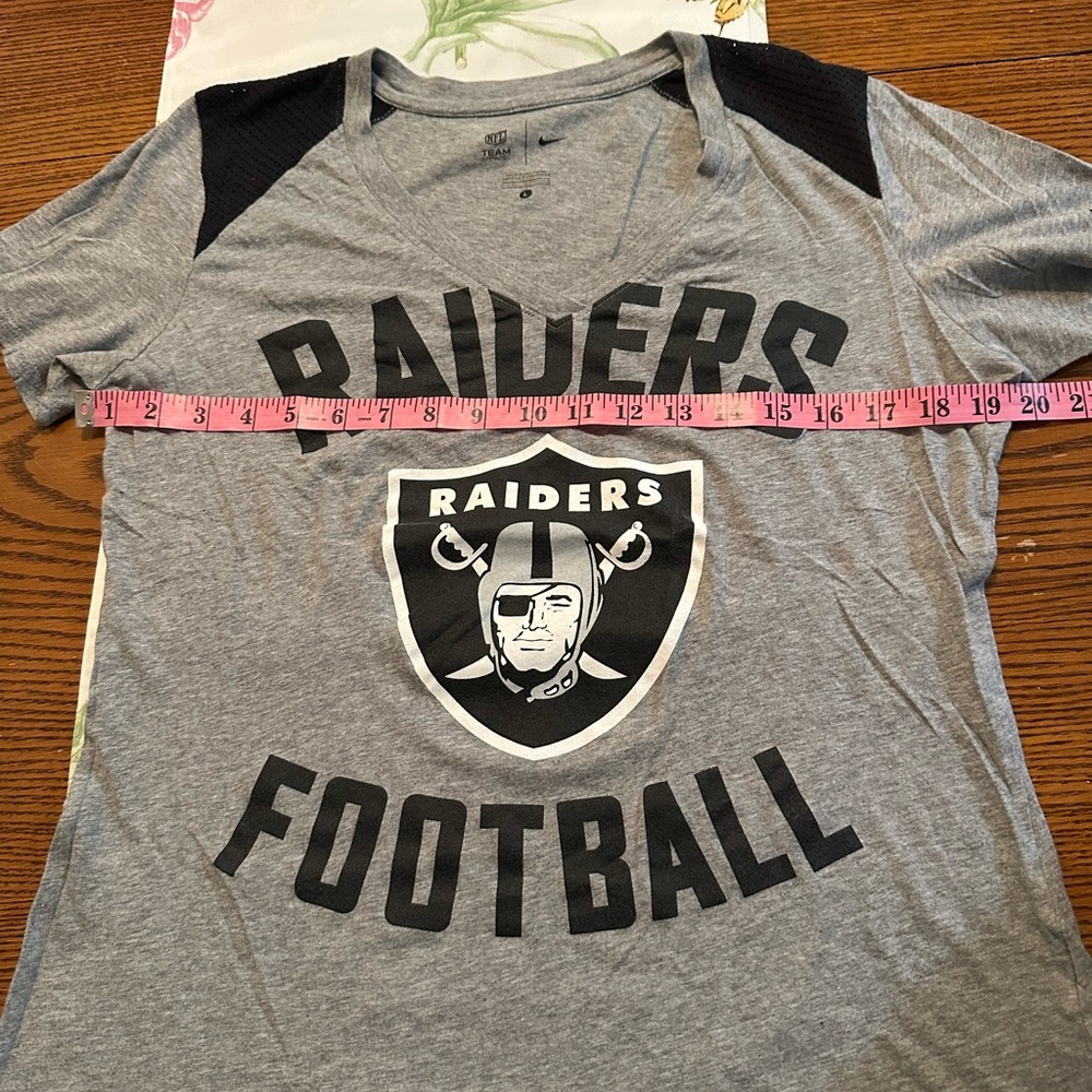 NFL Raiders Gray and Black Short Sleeve Tee - Picture 2 of 4
